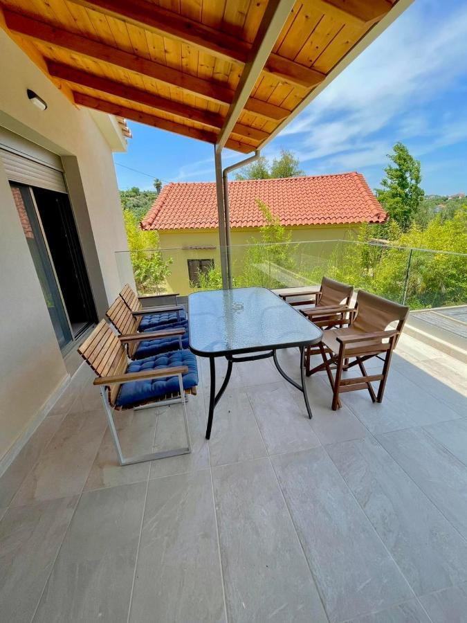 Gargarou Residences Kómboi Exterior foto