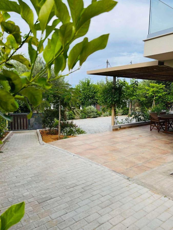 Gargarou Residences Kómboi Exterior foto