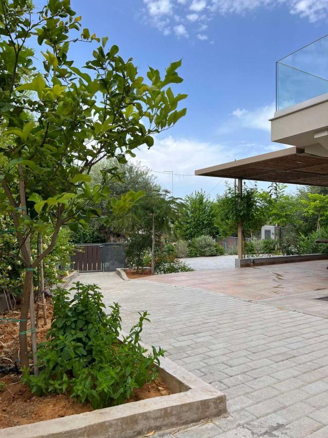 Gargarou Residences Kómboi Exterior foto