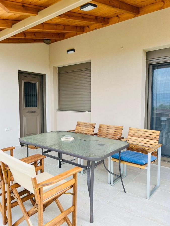 Gargarou Residences Kómboi Exterior foto